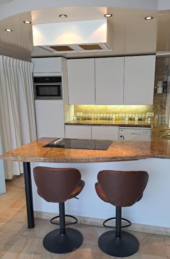 Beautyd Grey Room Centrum Gullegem Wevelgem Bagian luar foto